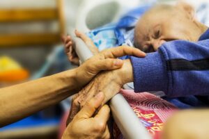 Lee más sobre el artículo Cuidados paliativos y suicidio asistido