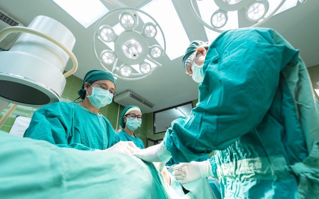 La Asociación Española de Cirujanos da respuesta a dudas que surgen sobre la actuación en pacientes oncológicos